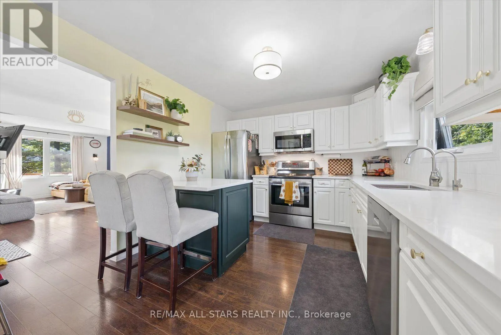 538 HIGHLAND CRESCENT