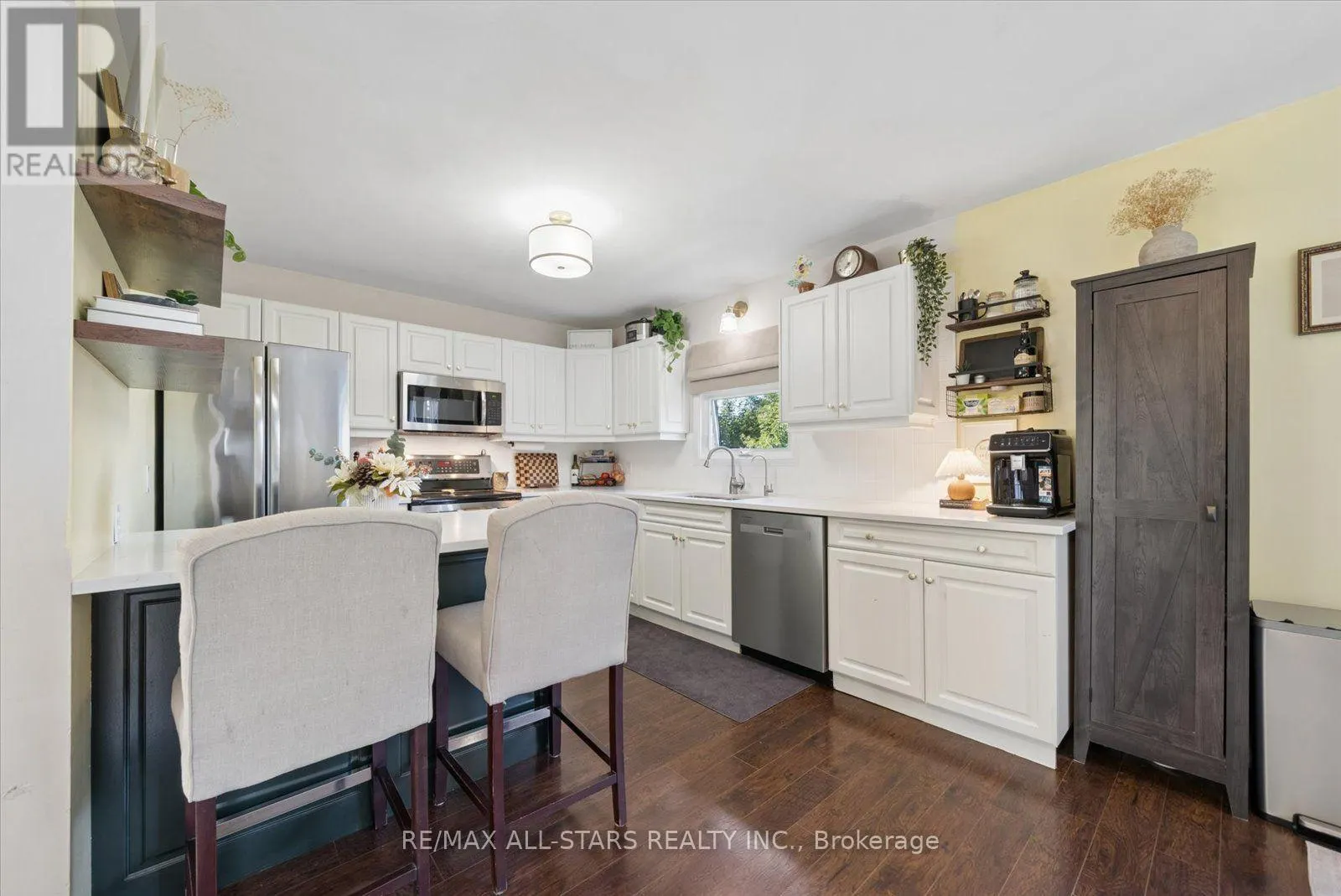 538 HIGHLAND CRESCENT