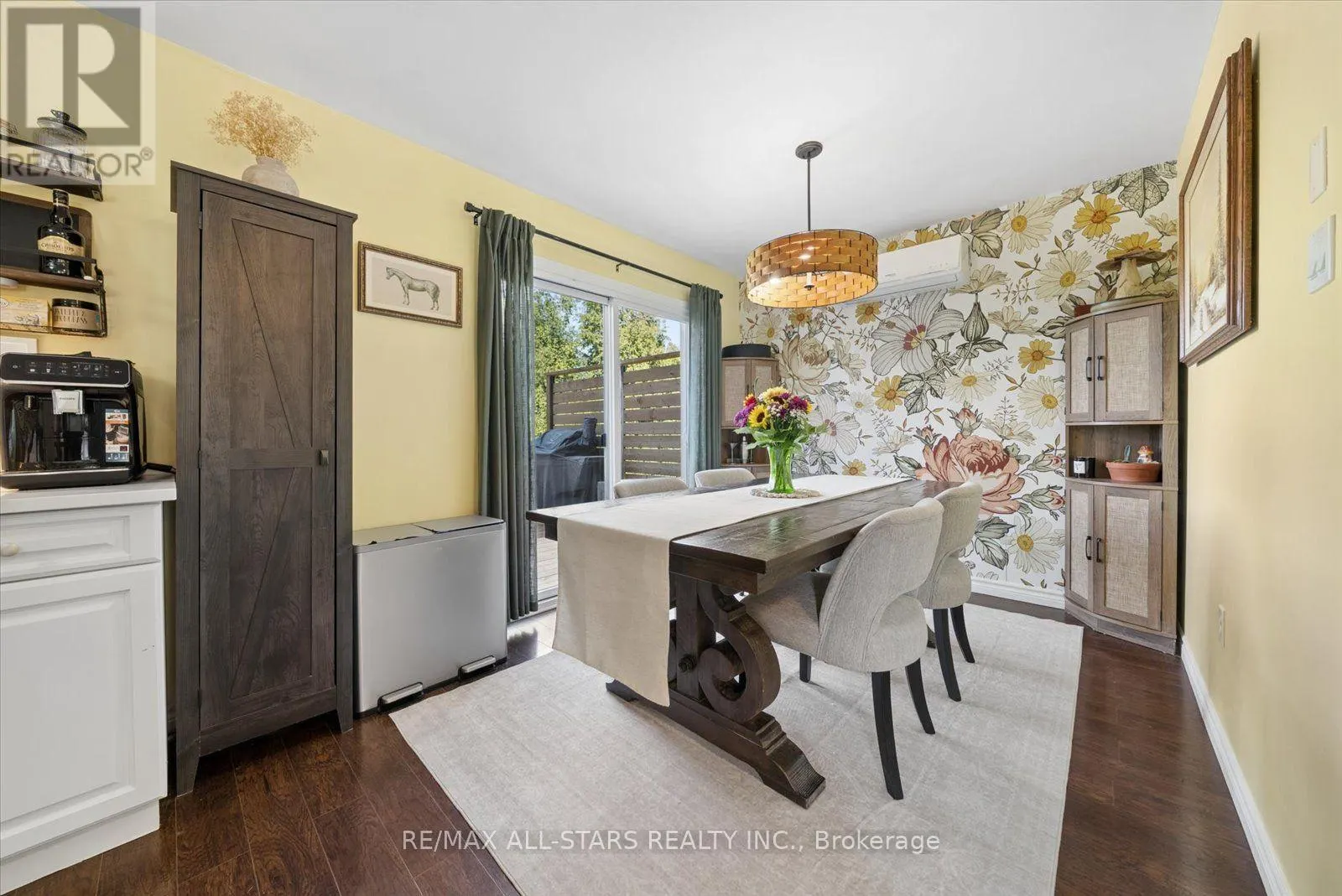538 HIGHLAND CRESCENT