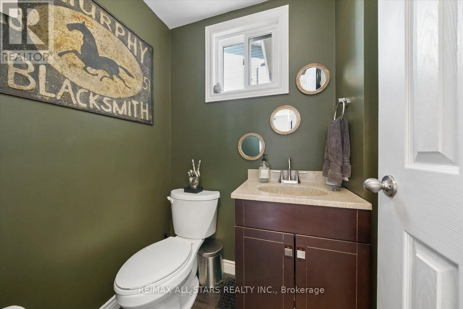 538 HIGHLAND CRESCENT