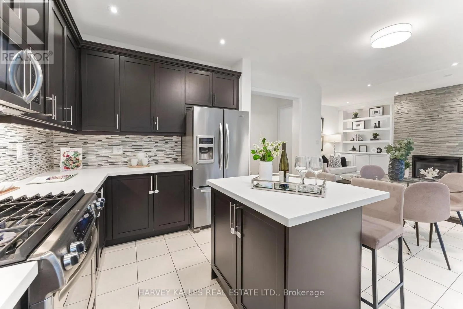 46 GRAYLEAF DRIVE