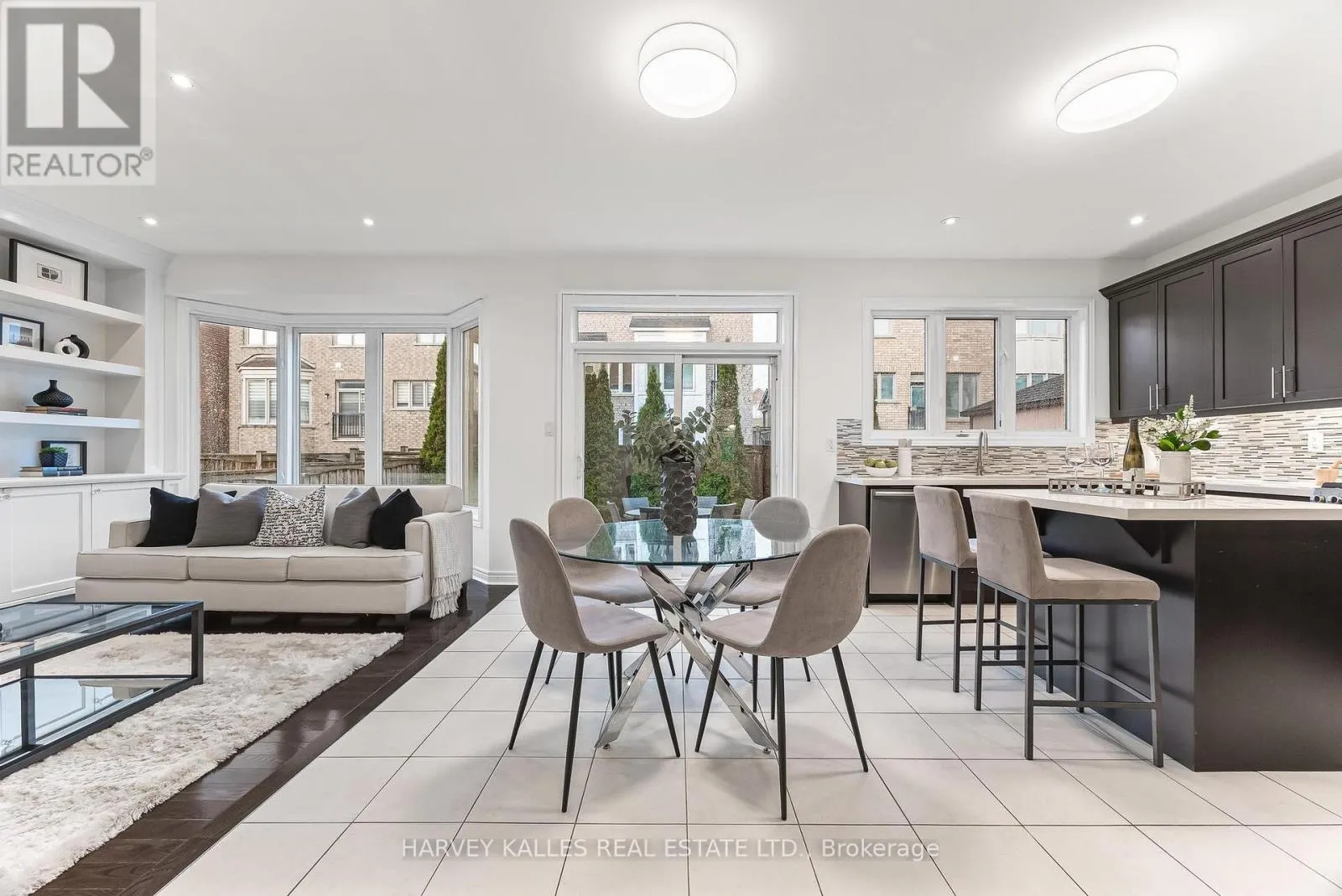 46 GRAYLEAF DRIVE