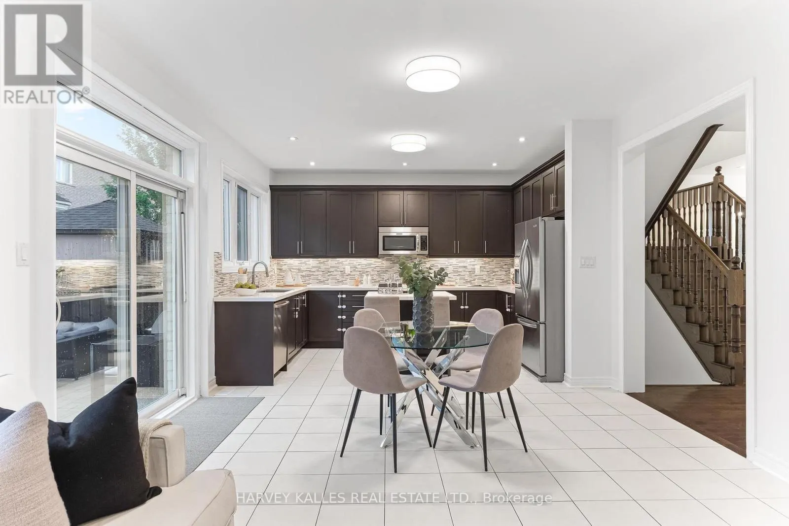 46 GRAYLEAF DRIVE