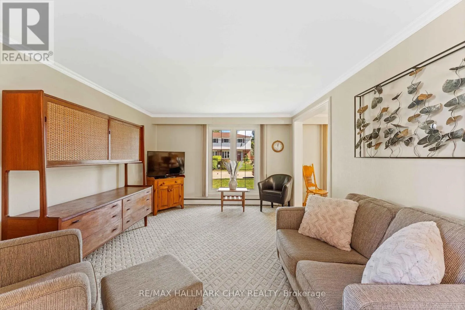 32 PARK CRESCENT