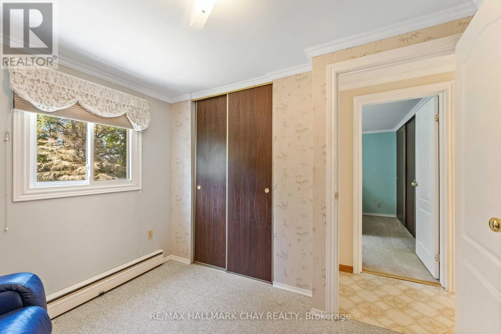 32 PARK CRESCENT