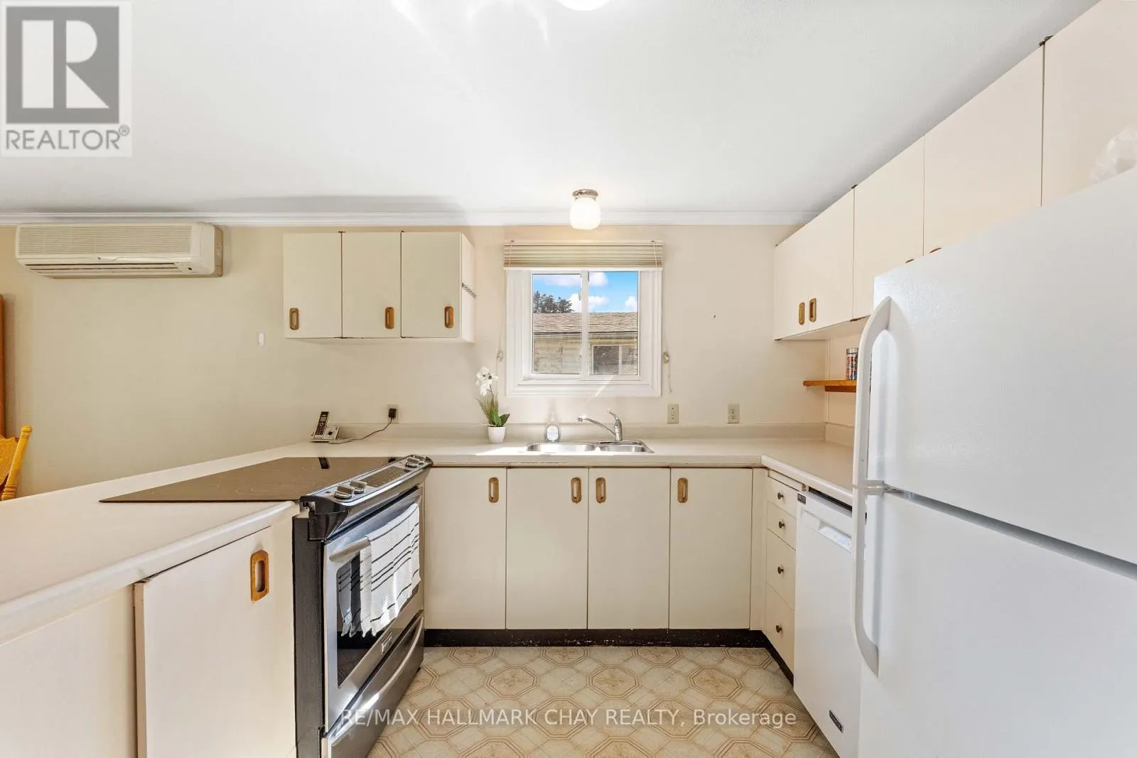 32 PARK CRESCENT