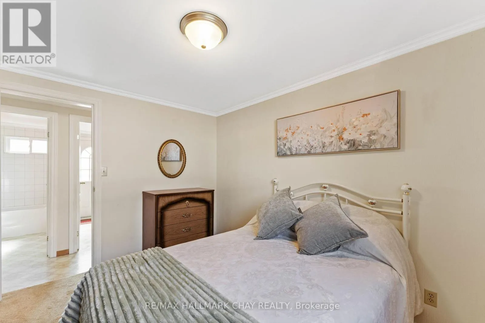 32 PARK CRESCENT