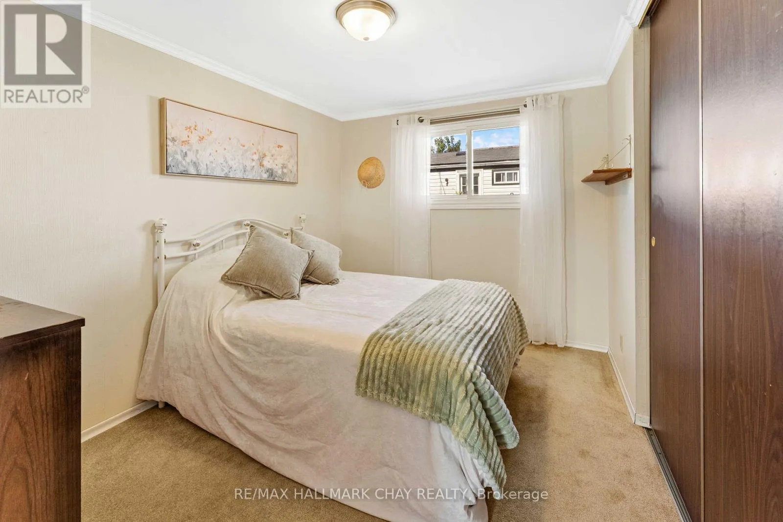 32 PARK CRESCENT