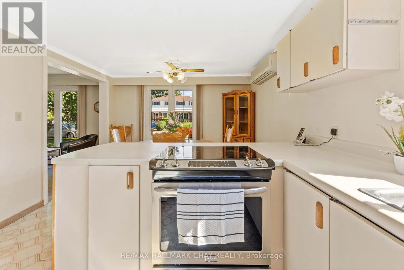 32 PARK CRESCENT