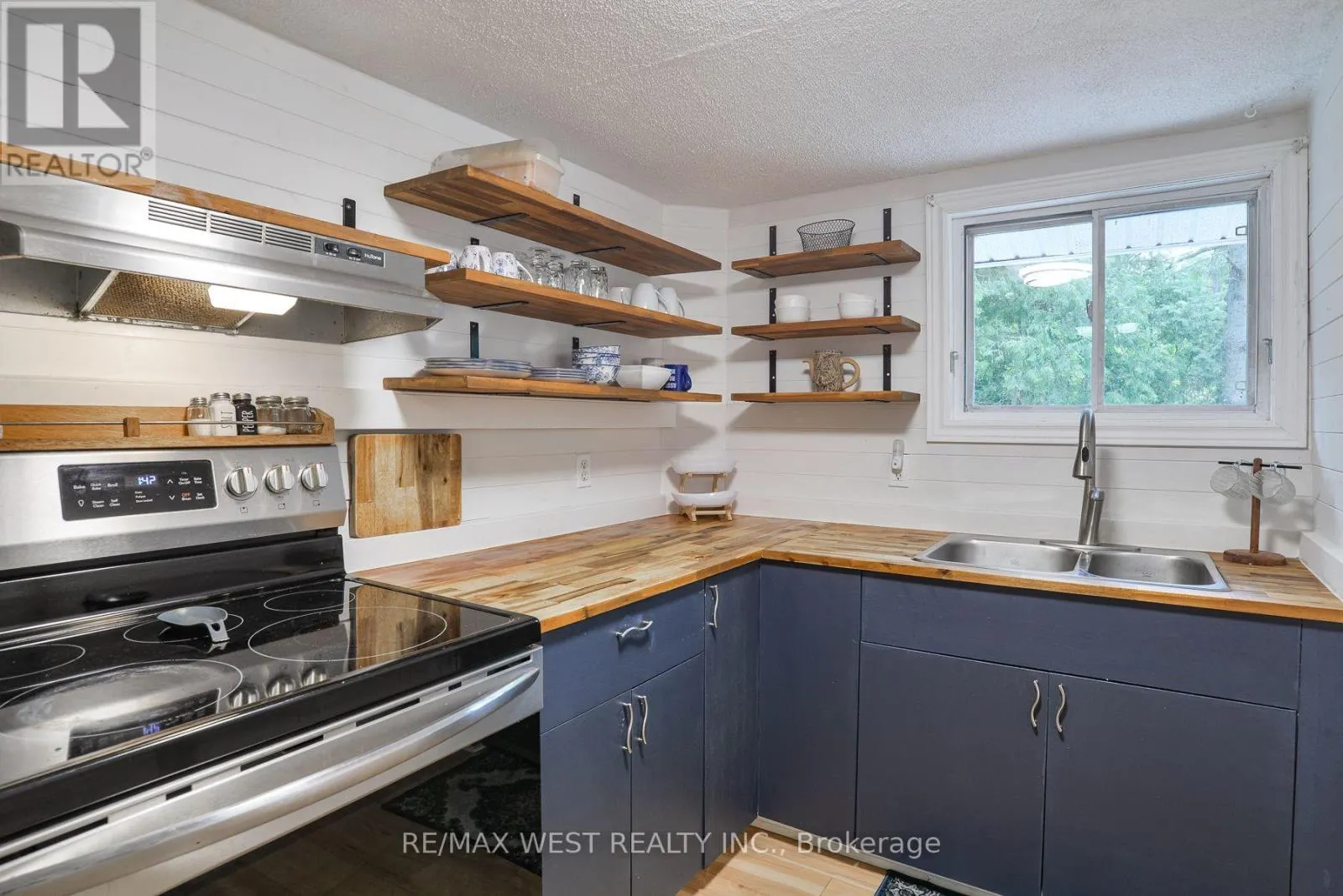 89 CEDAR BEACH ROAD