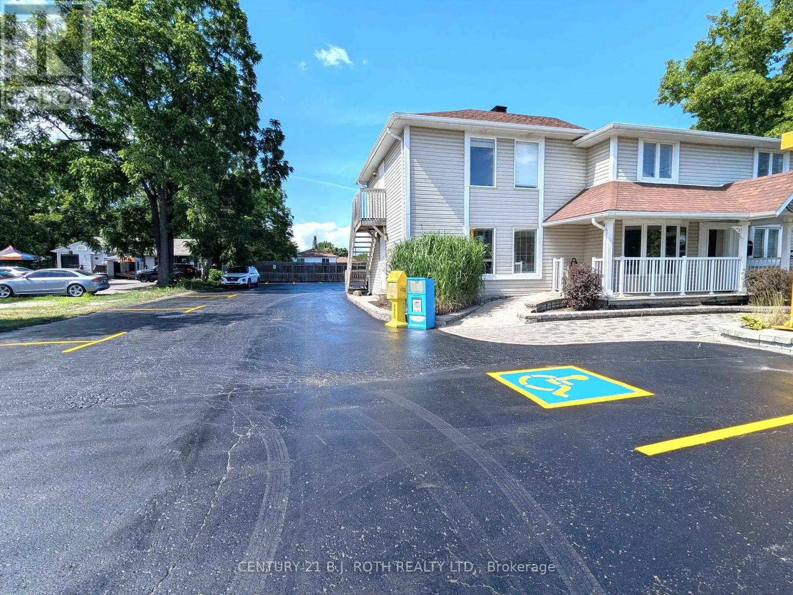 888 INNISFIL BEACH ROAD