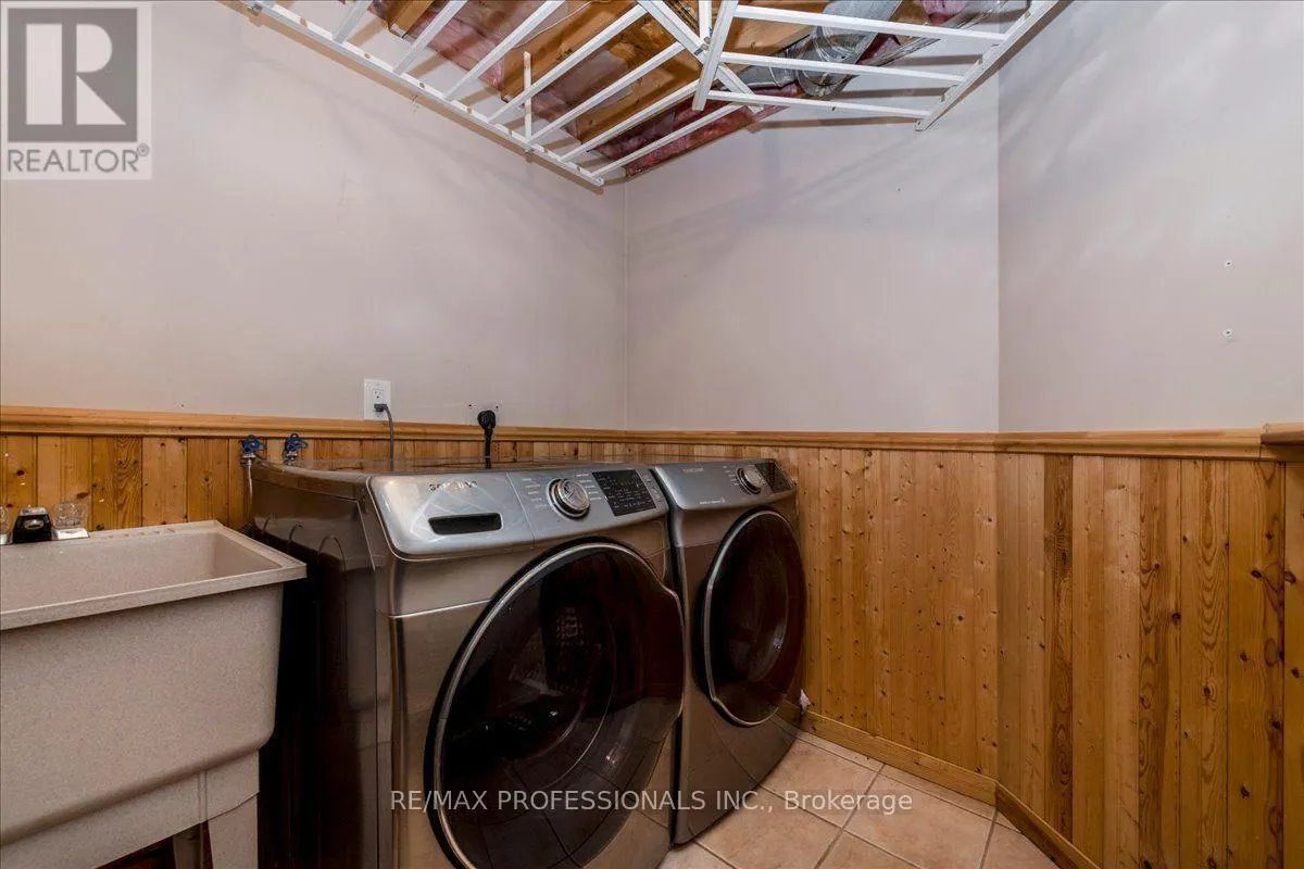 10 CORRIE CRESCENT