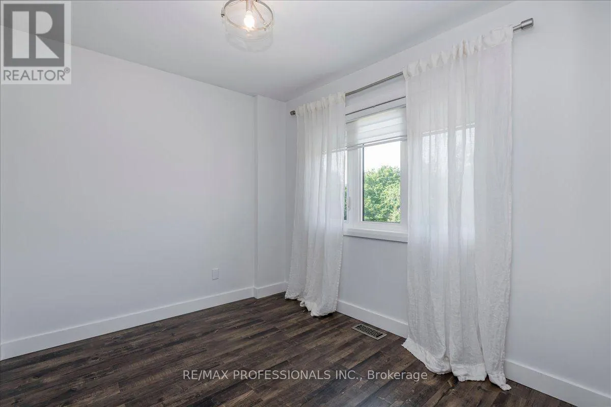 10 CORRIE CRESCENT