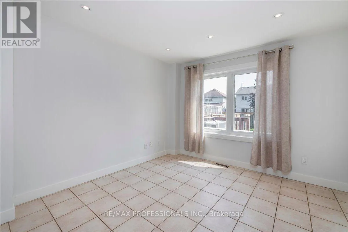 10 CORRIE CRESCENT