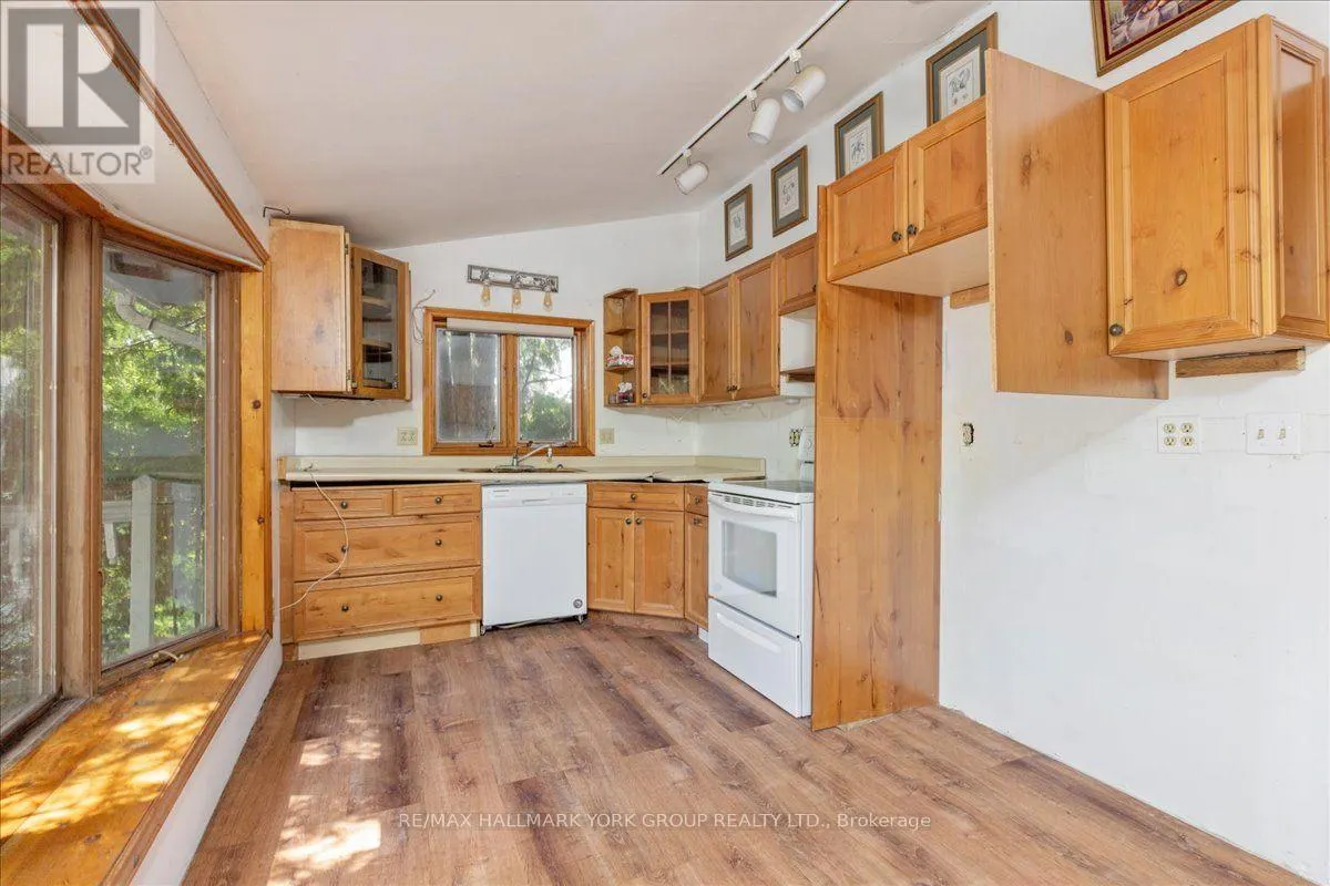 311 LAKE DRIVE N