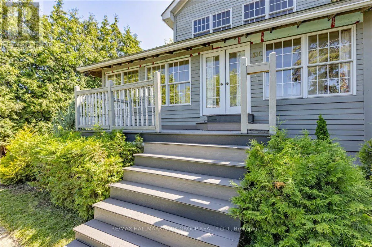 311 LAKE DRIVE N