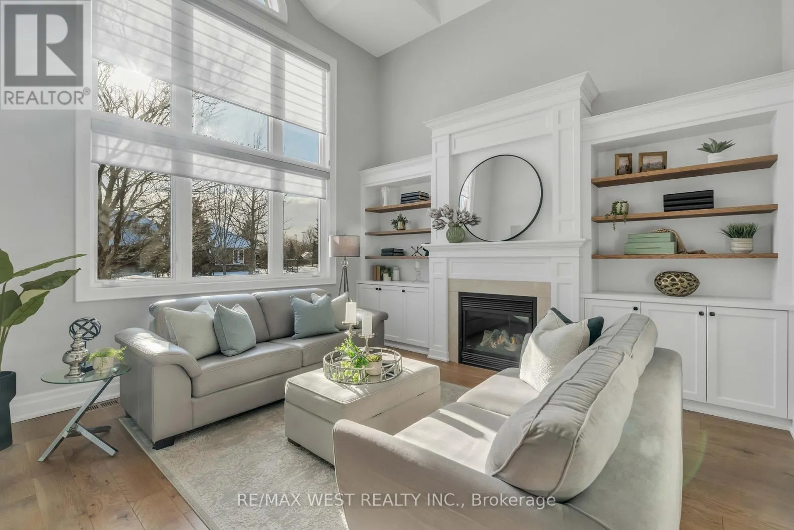 10 FARMCREST COURT