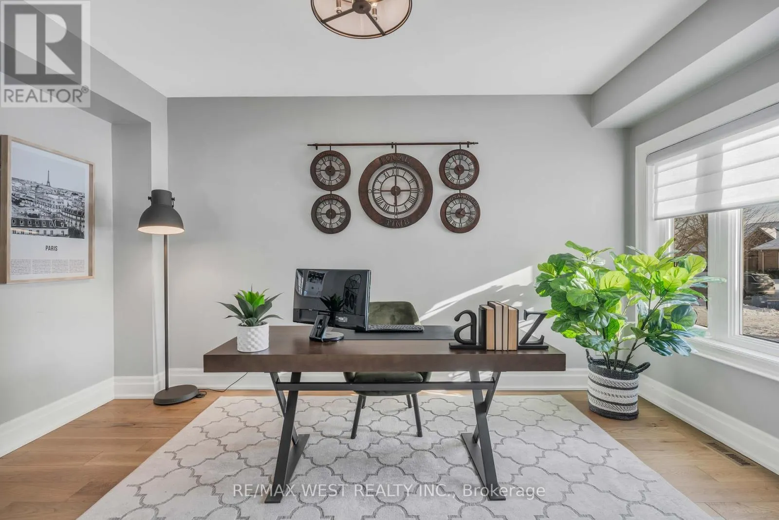 10 FARMCREST COURT