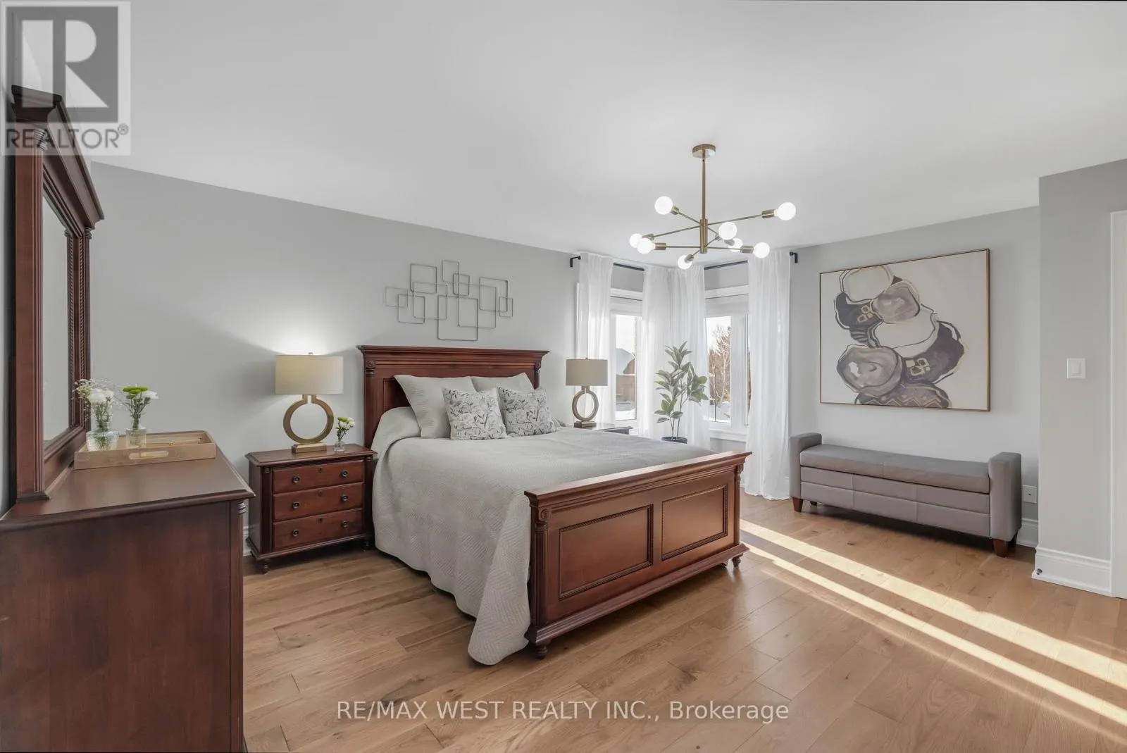 10 FARMCREST COURT