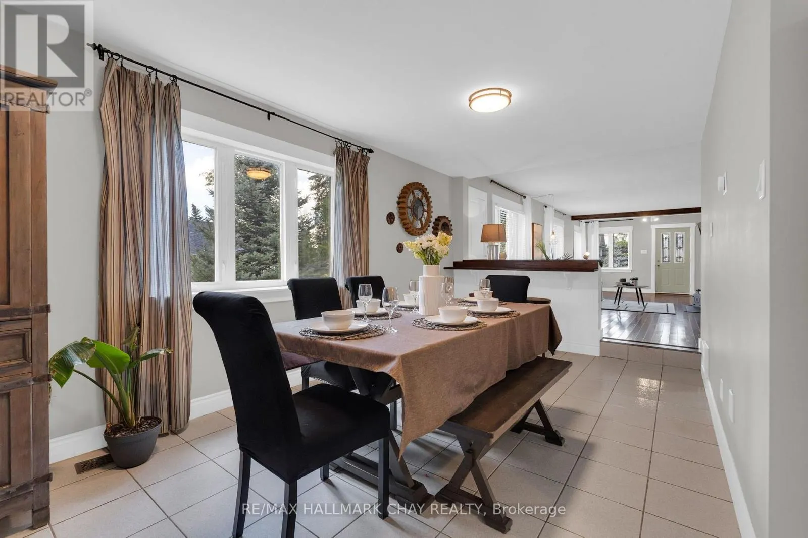 47 LAKESIDE DRIVE