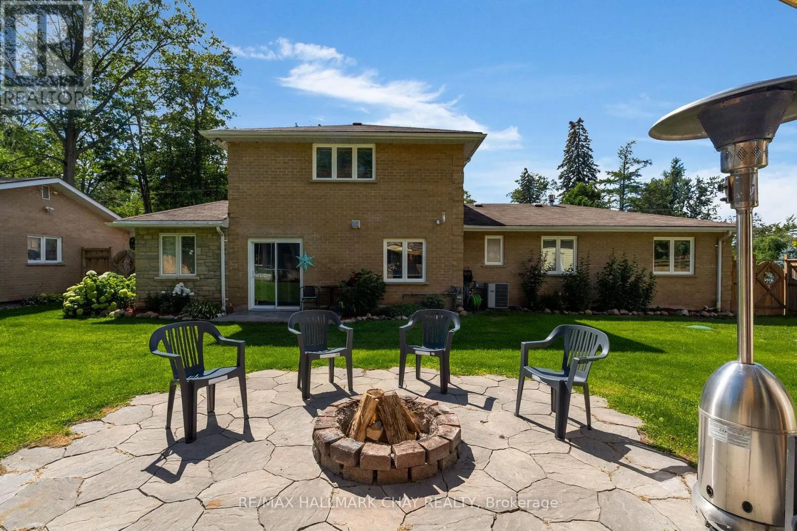 47 LAKESIDE DRIVE