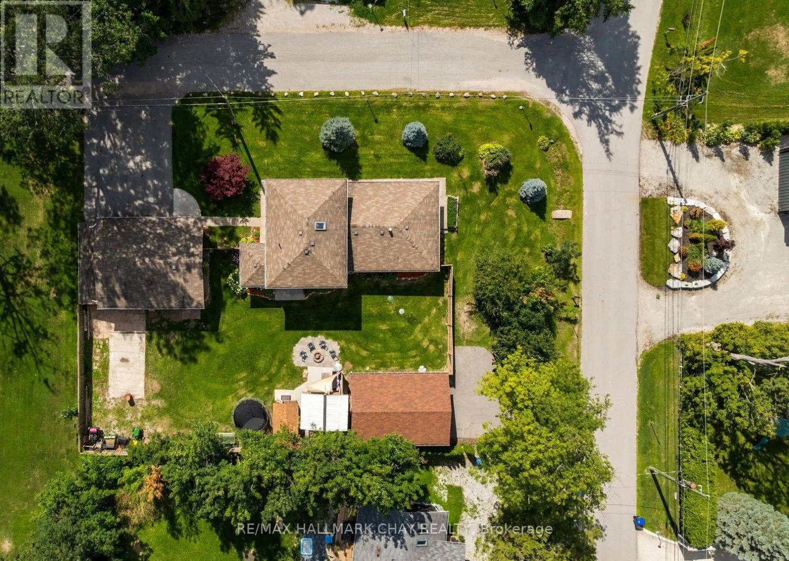 47 LAKESIDE DRIVE