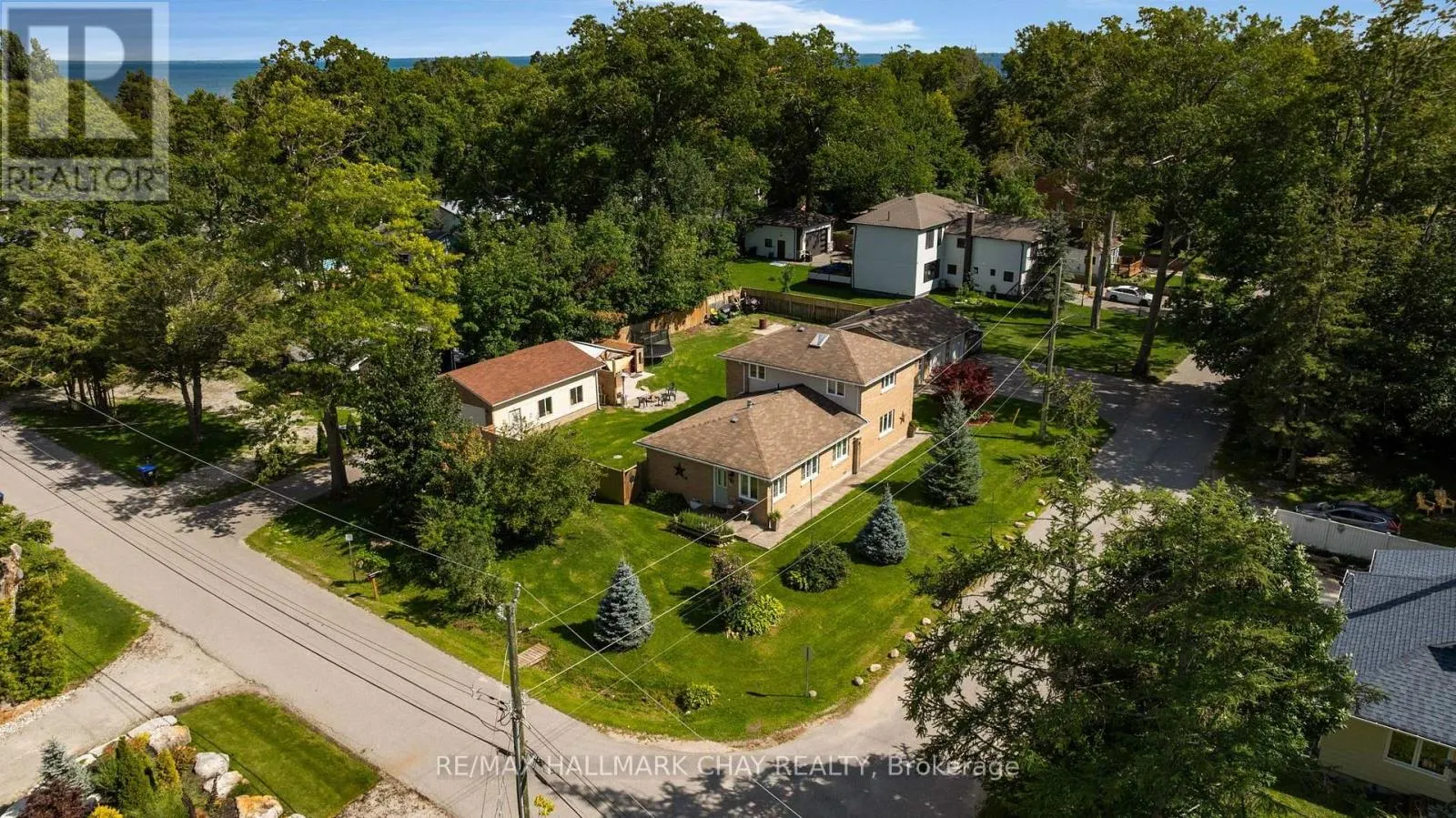 47 LAKESIDE DRIVE