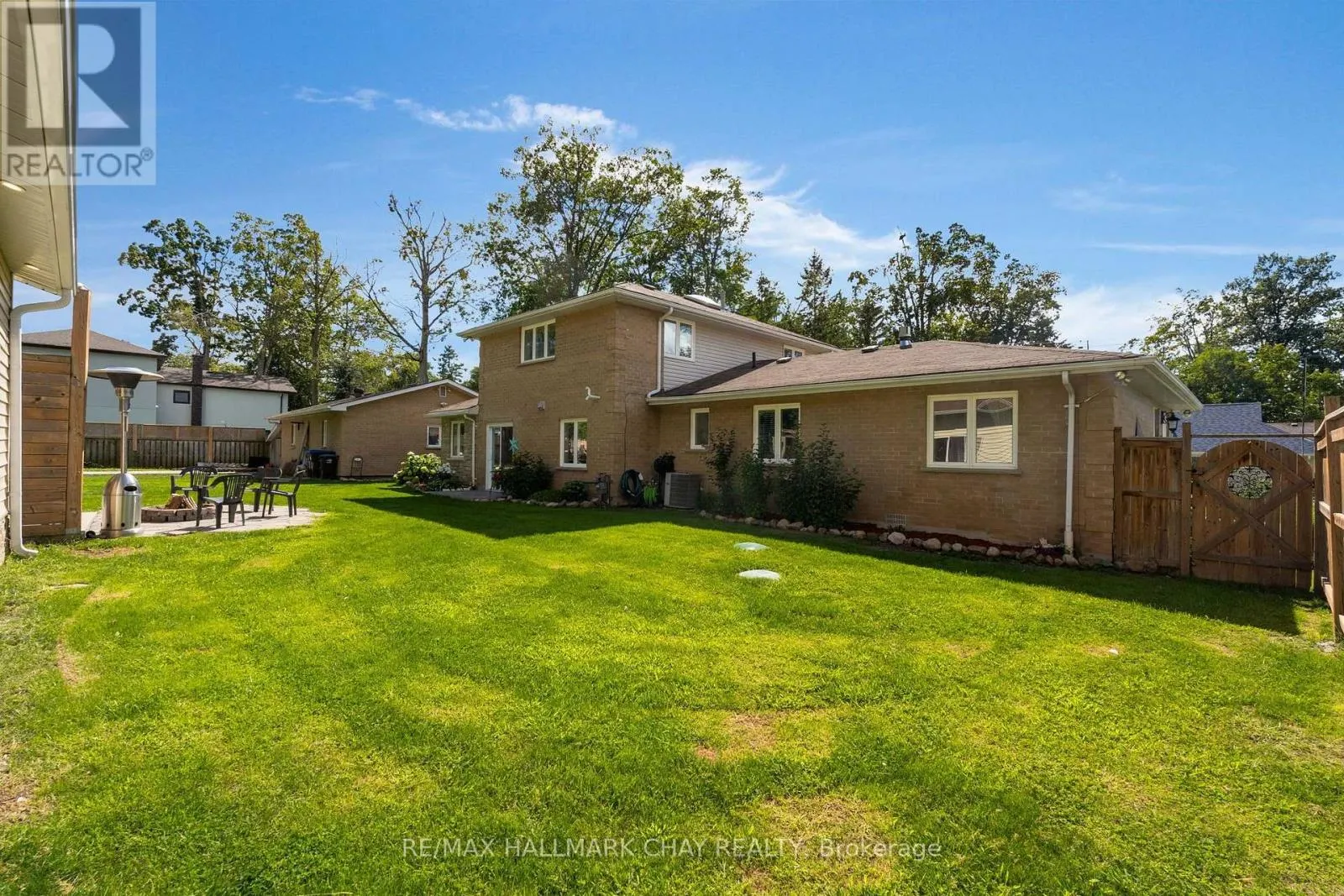 47 LAKESIDE DRIVE