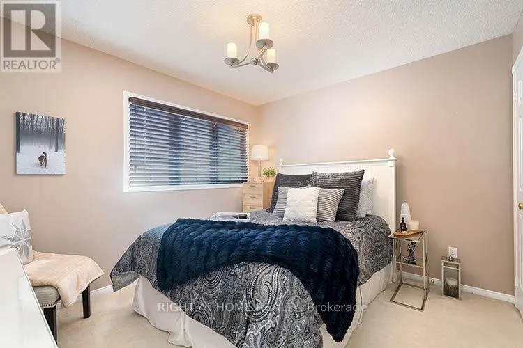 143 CARLYLE CRESCENT