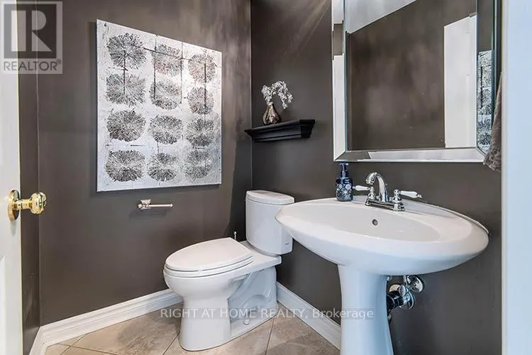 143 CARLYLE CRESCENT