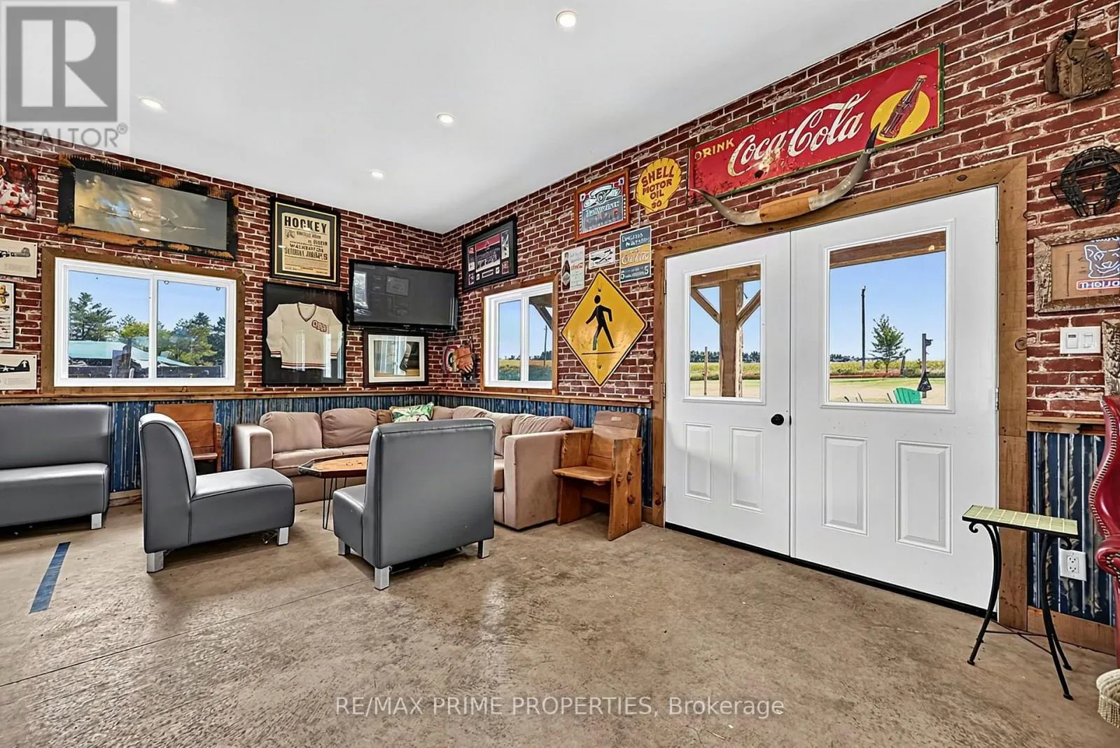 426 ZEPHYR ROAD