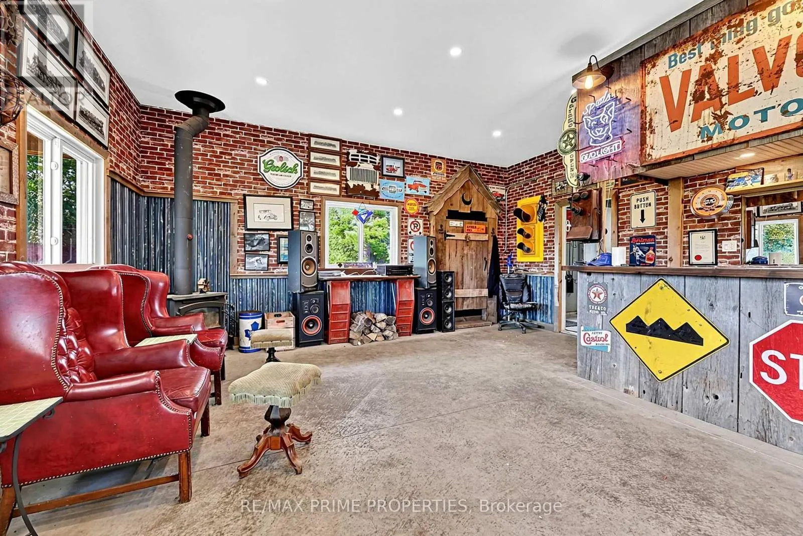 426 ZEPHYR ROAD