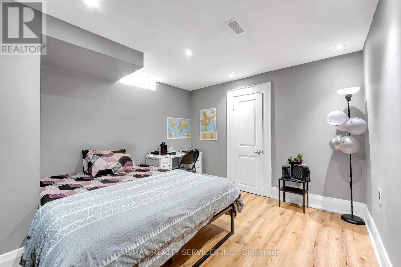 22 GIANT CEDARS COURT