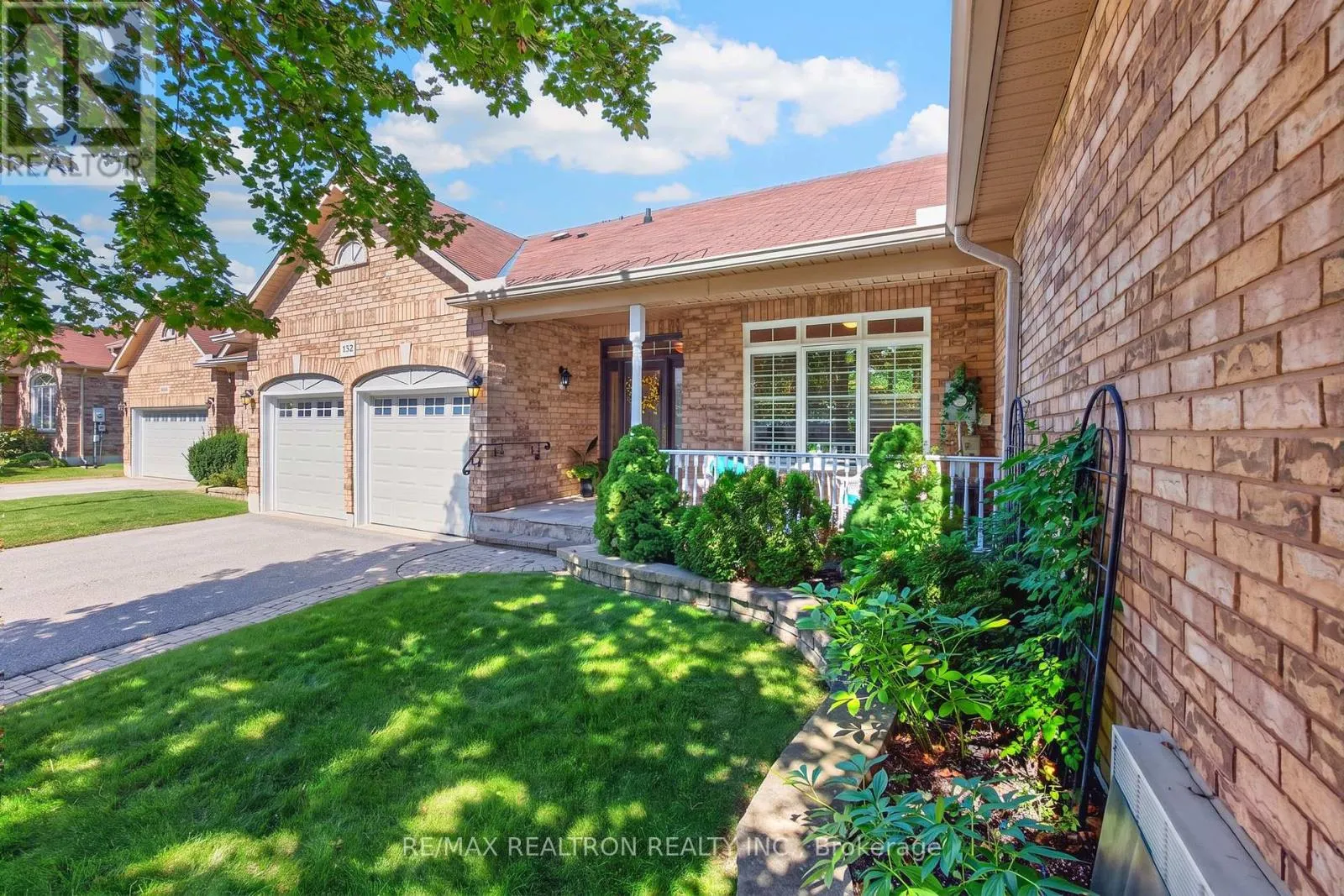402 MORLEY COOK CRESCENT