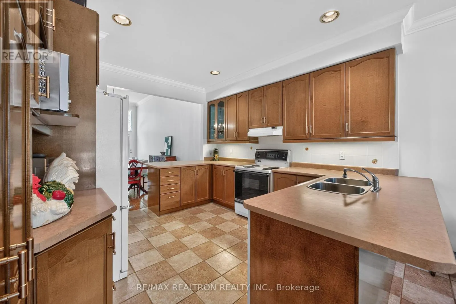 402 MORLEY COOK CRESCENT
