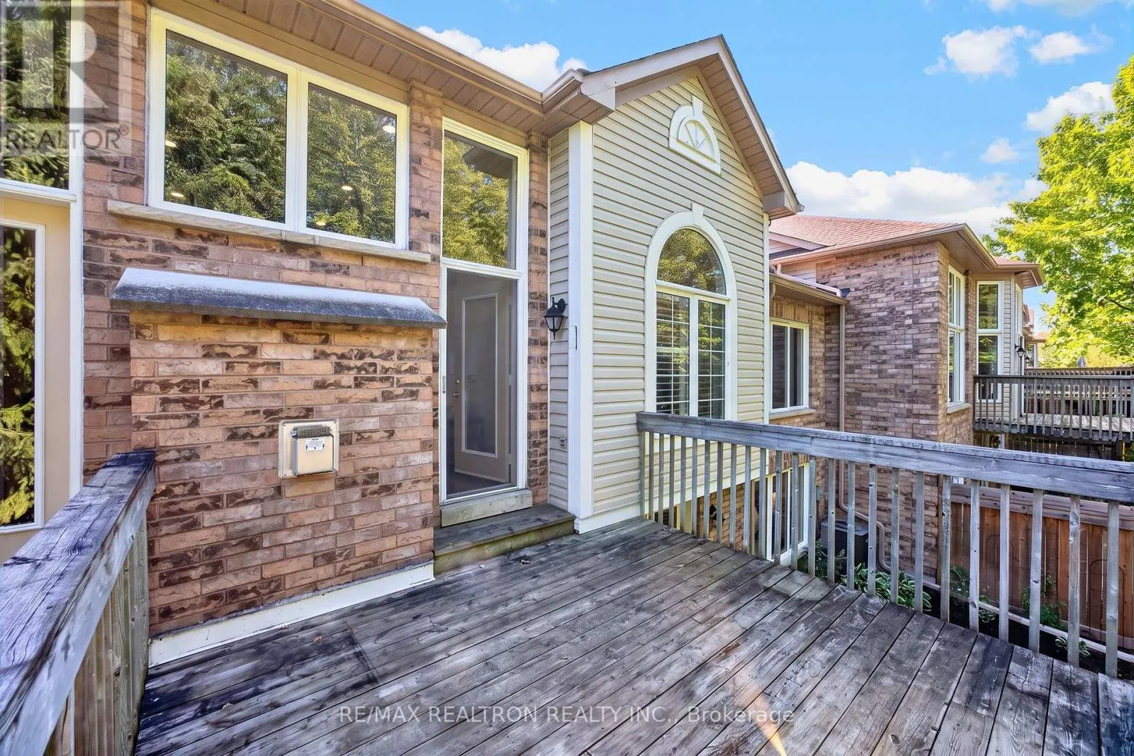 402 MORLEY COOK CRESCENT