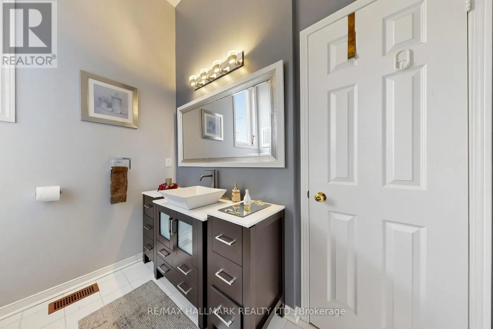 5 EVELYN BUCK LANE