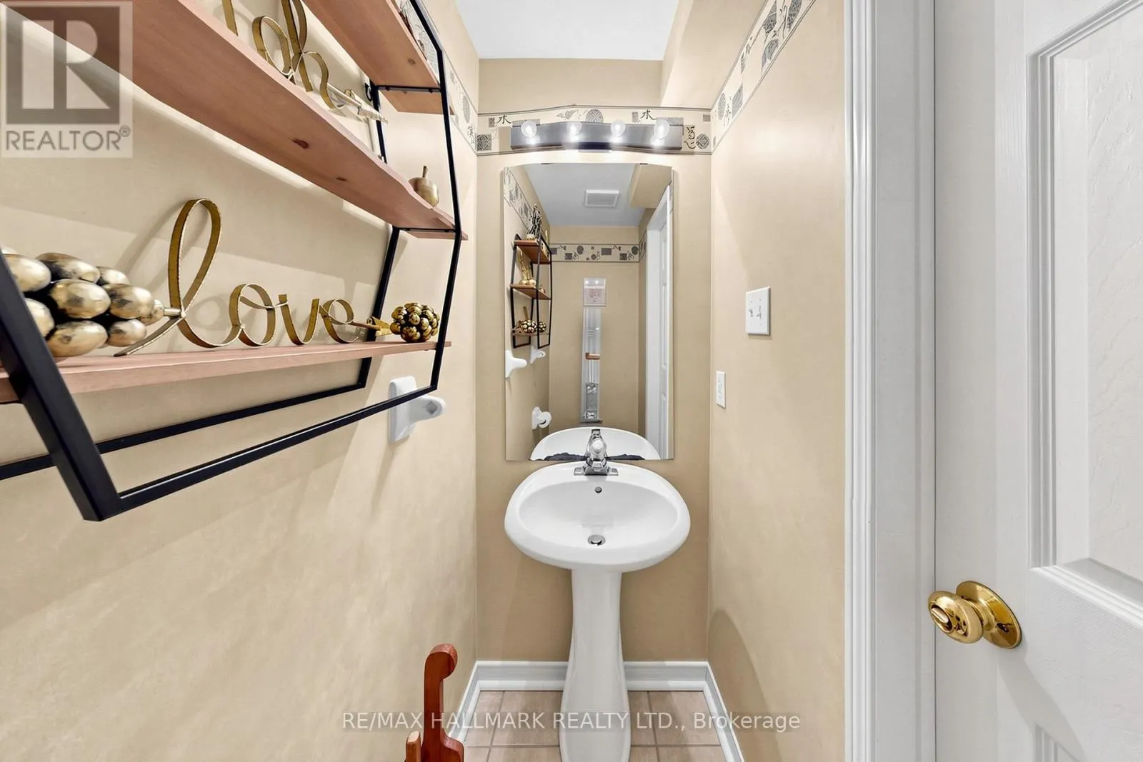 5 EVELYN BUCK LANE