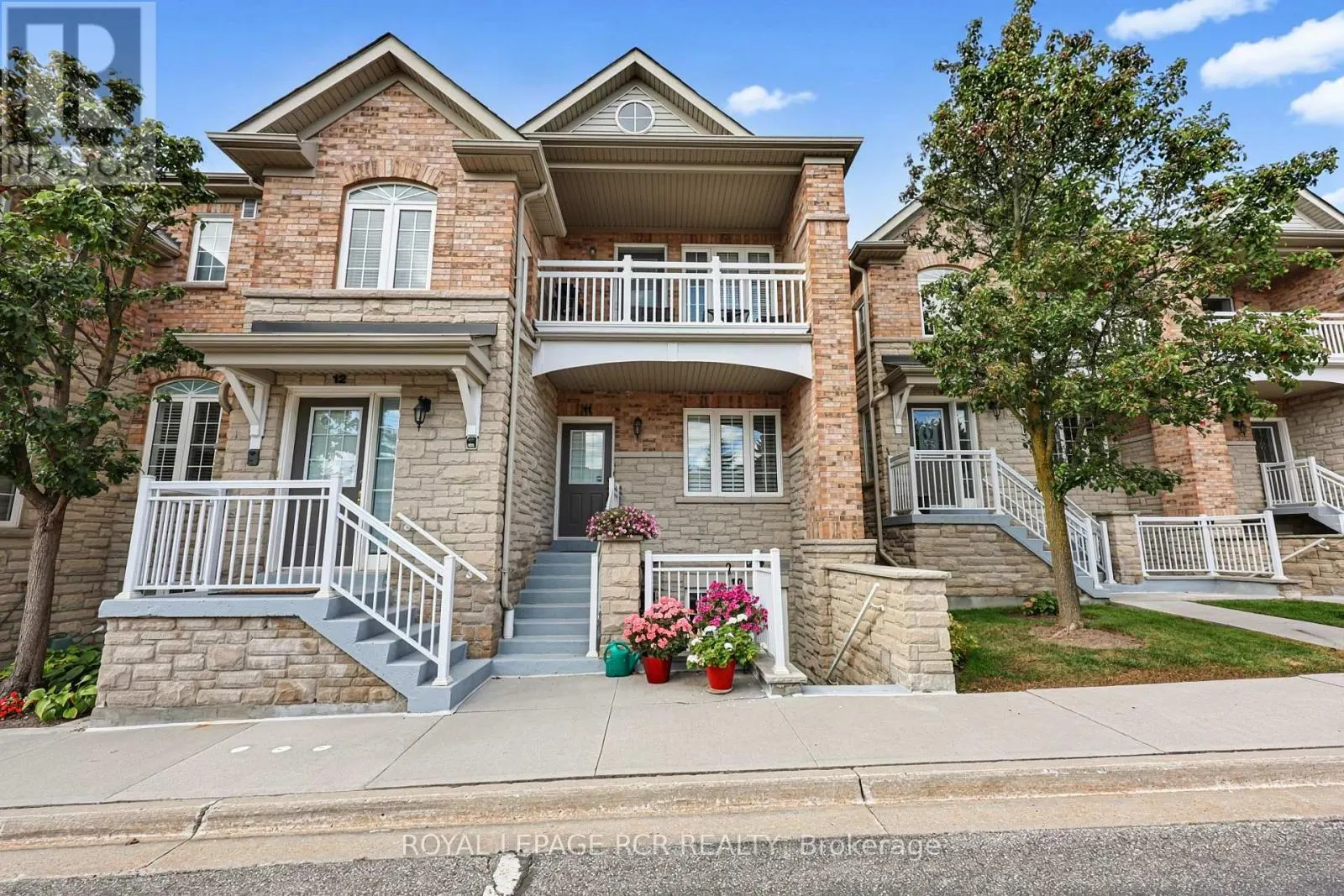 11 - 520 SILKEN LAUMANN DRIVE