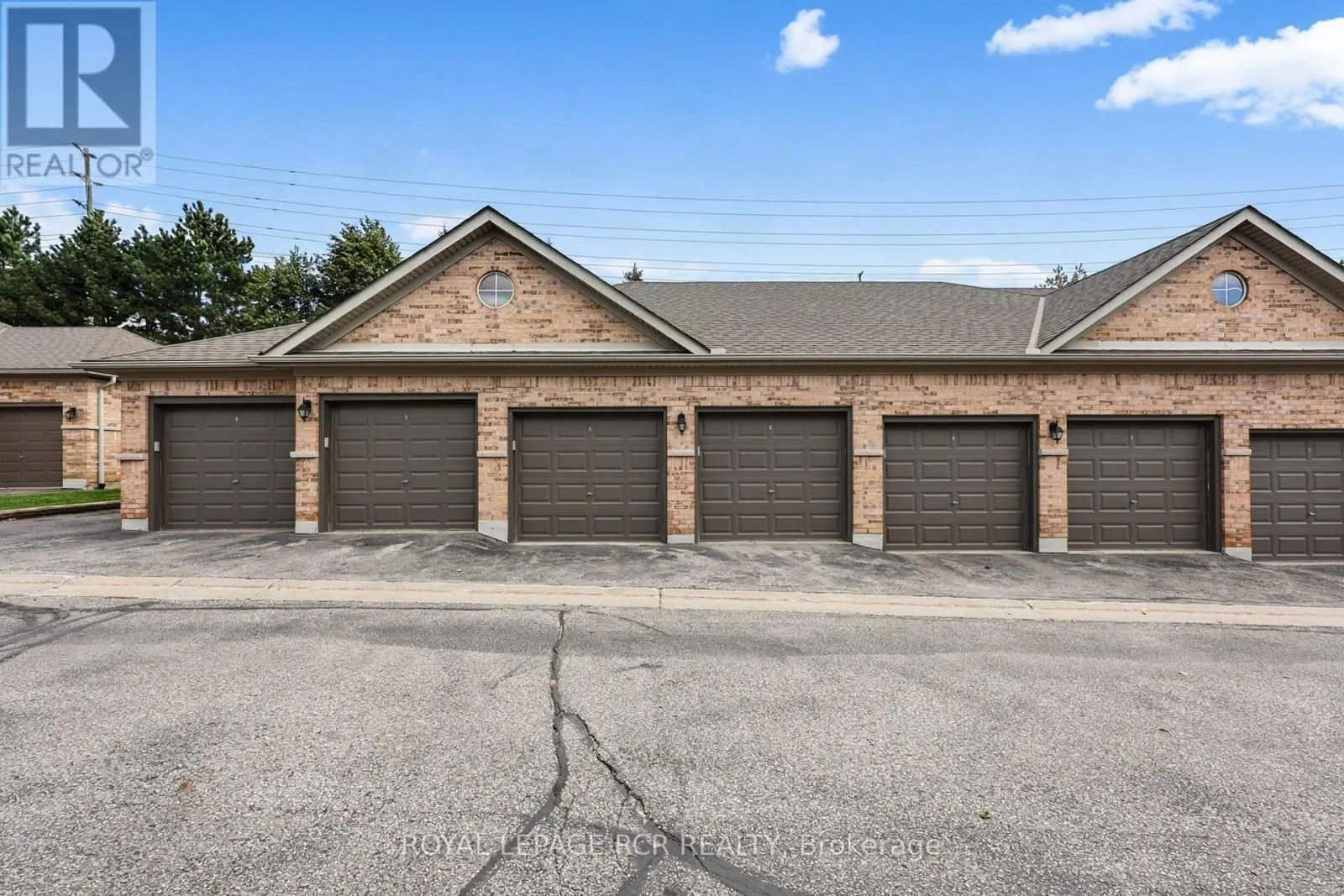 11 - 520 SILKEN LAUMANN DRIVE