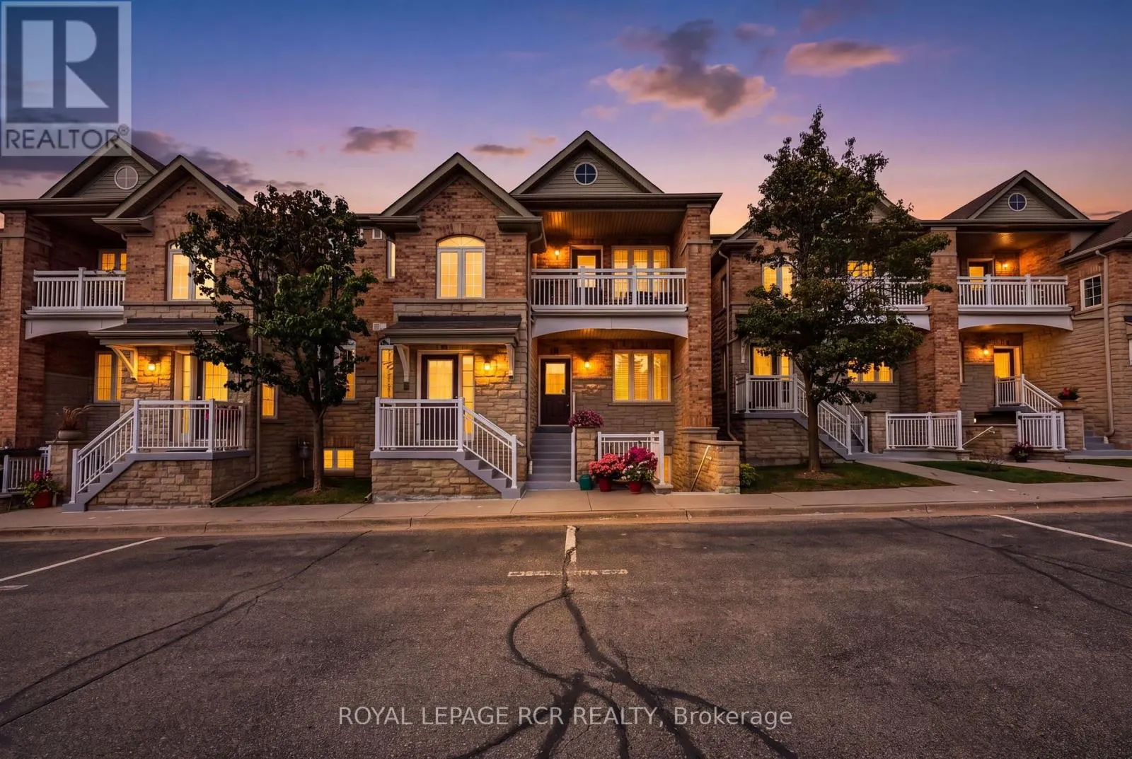 11 - 520 SILKEN LAUMANN DRIVE