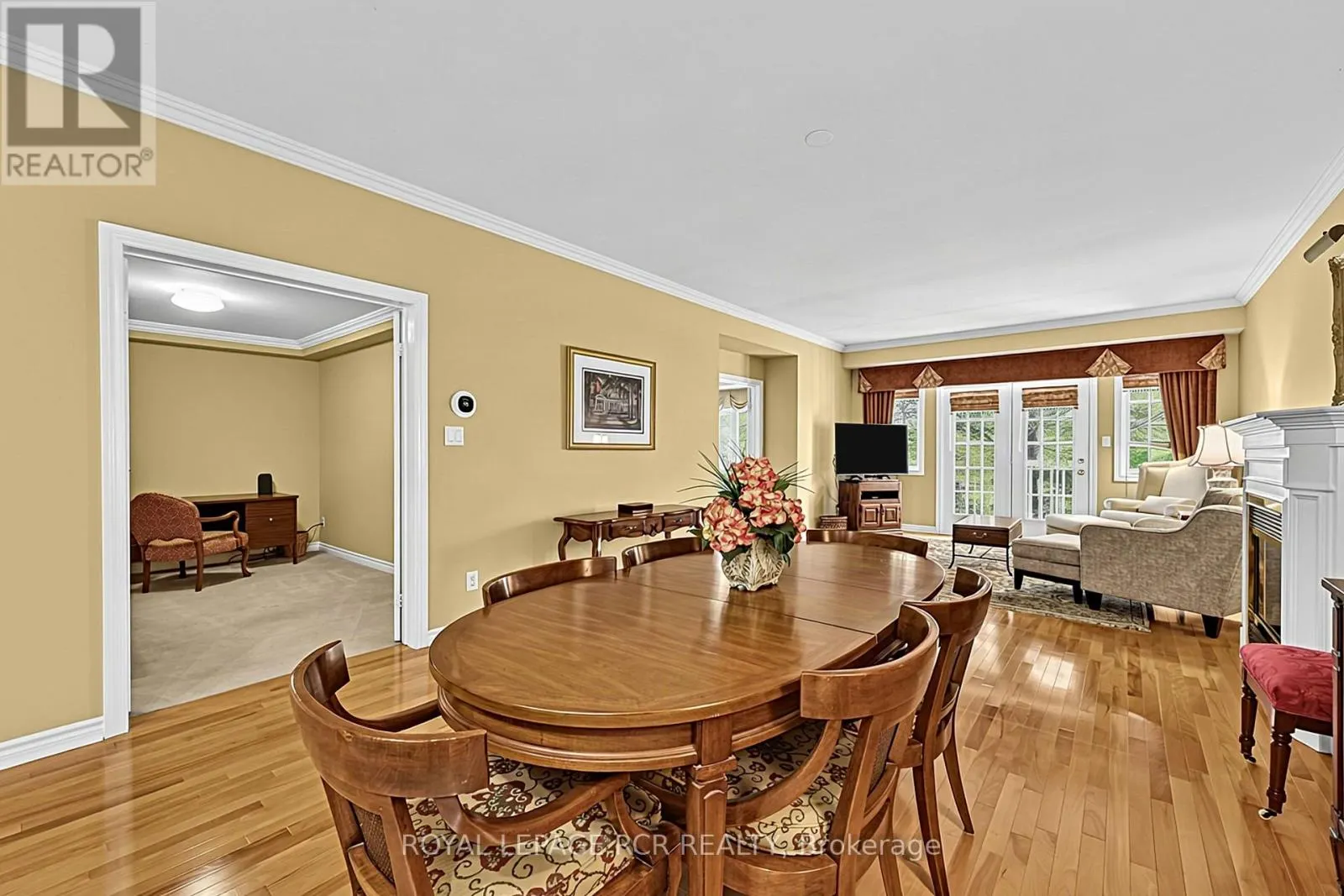 11 - 520 SILKEN LAUMANN DRIVE