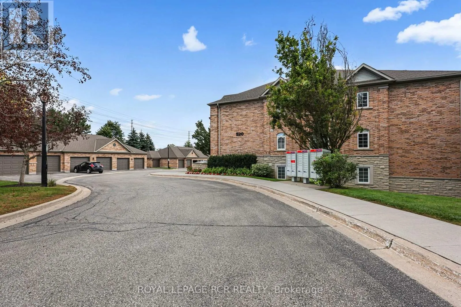 11 - 520 SILKEN LAUMANN DRIVE