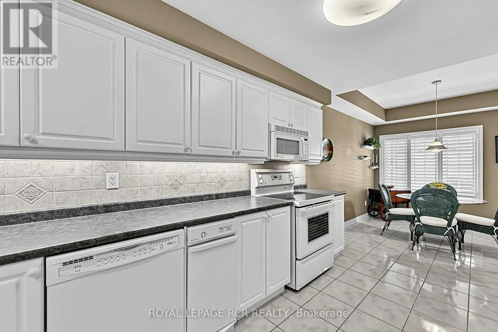 11 - 520 SILKEN LAUMANN DRIVE