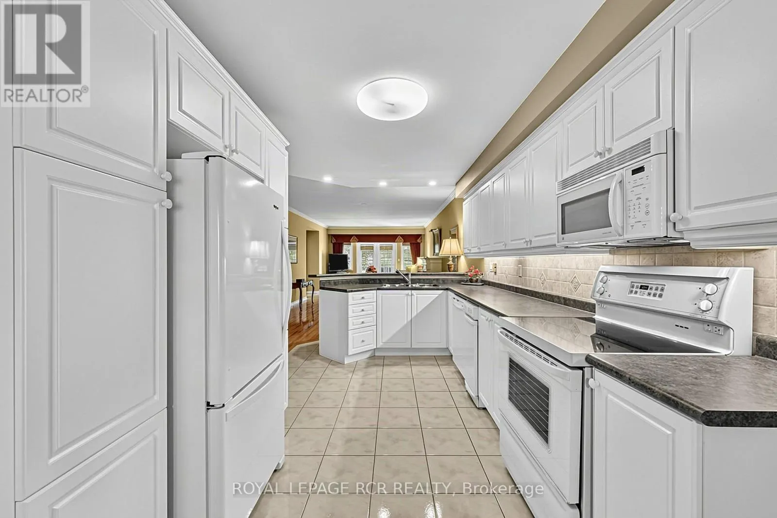 11 - 520 SILKEN LAUMANN DRIVE
