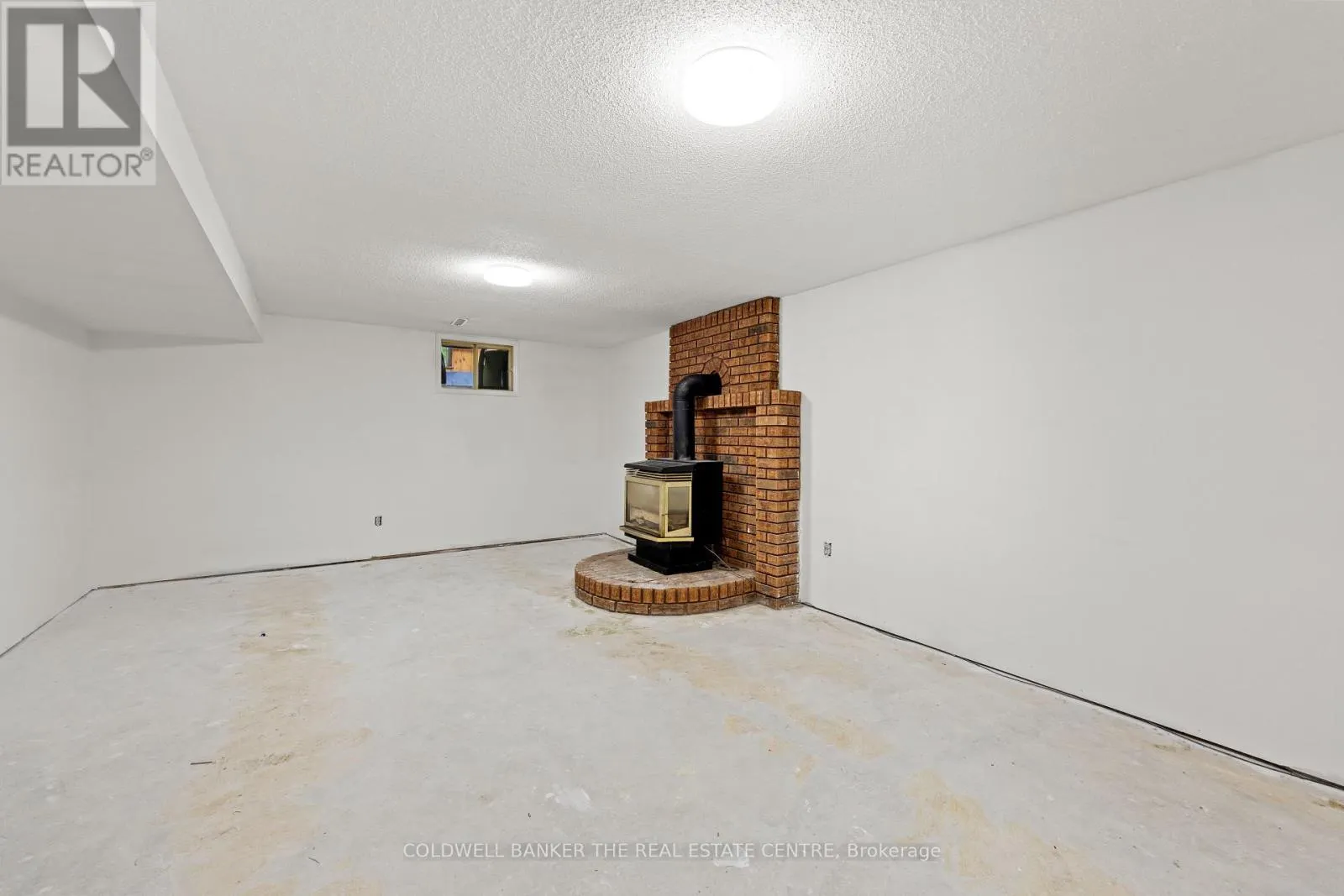 3211 COWAN AVENUE