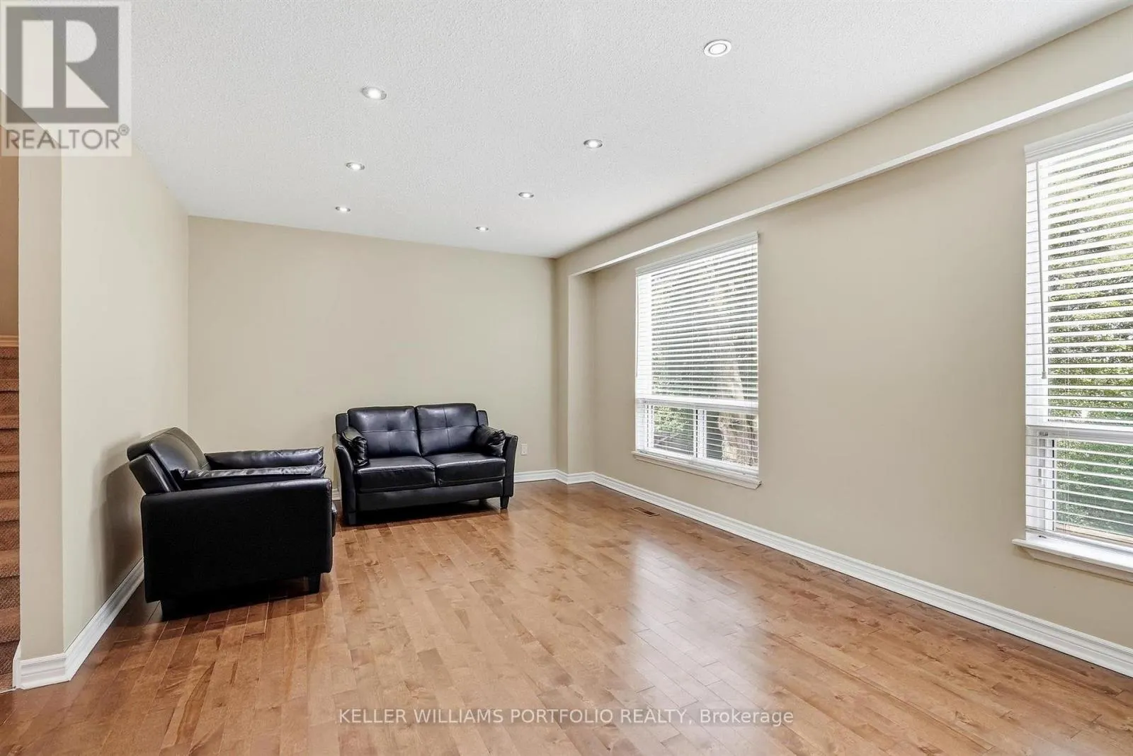 32 HENDERSON DRIVE