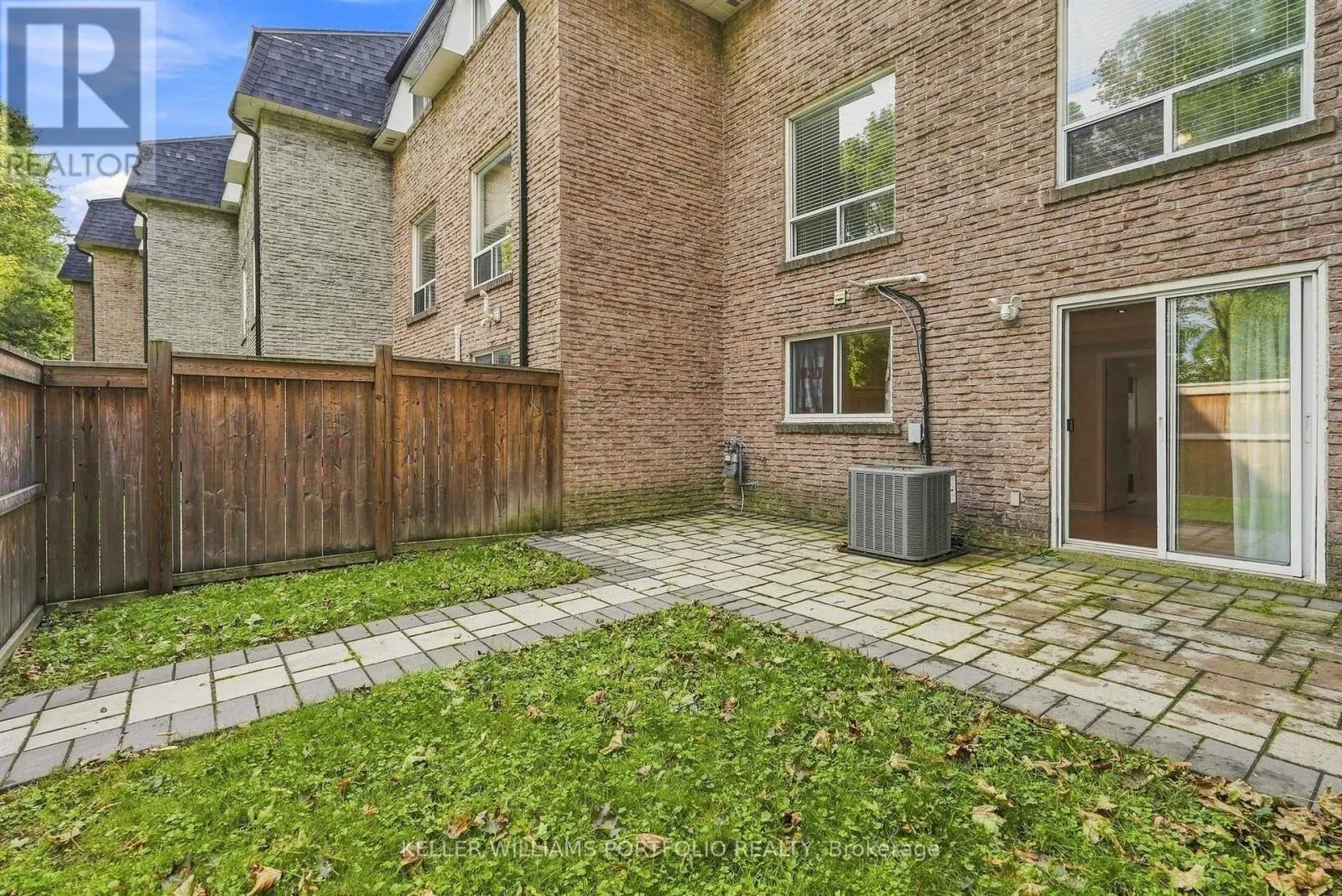 32 HENDERSON DRIVE