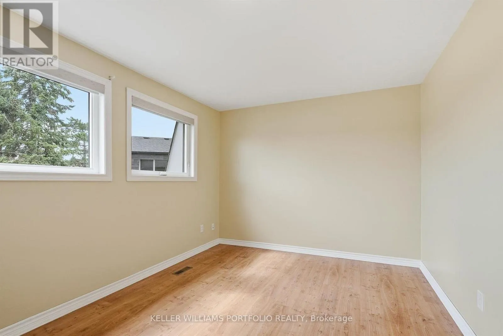 32 HENDERSON DRIVE
