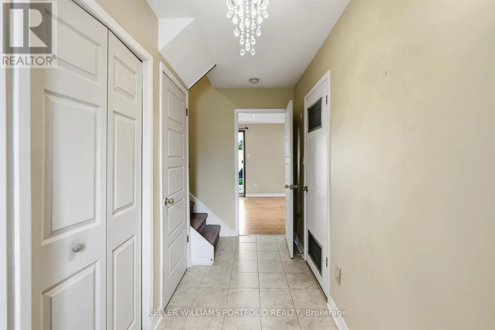 32 HENDERSON DRIVE